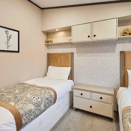 Chalet Malton Pines With Hot Tub Little Habton